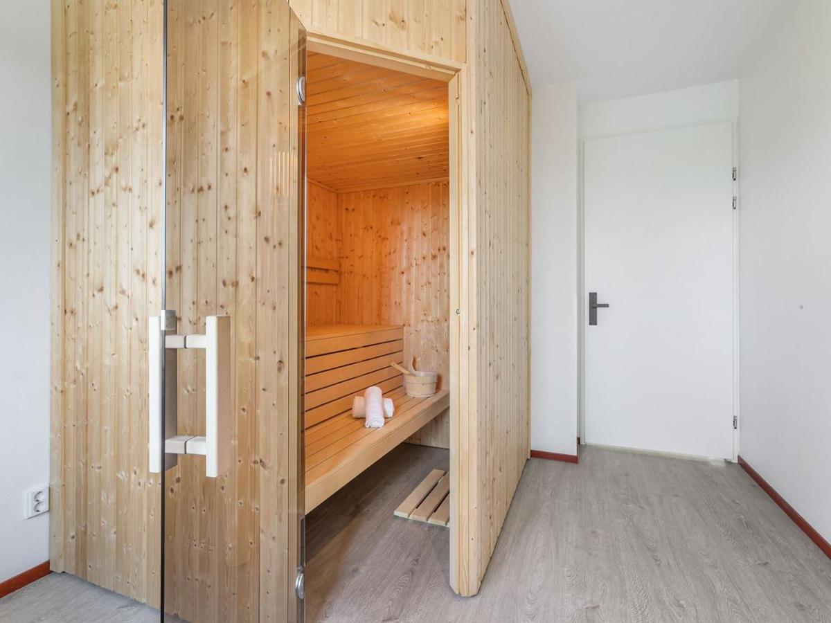 Luxury 4-Person Residence In The Holiday Park Landal Esonstad Anjum Екстер'єр фото